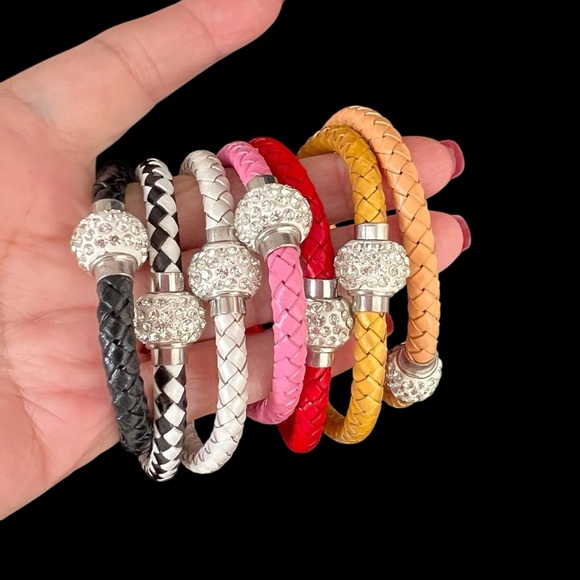 Braided leather bracelet with magnetic clasp choose a color - Picture 1 of 10